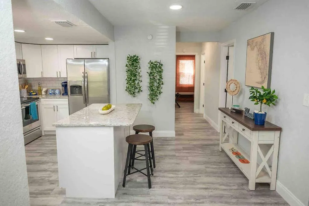 度假居 Four Bedroom Home Close To The Stadium 坦帕 美国