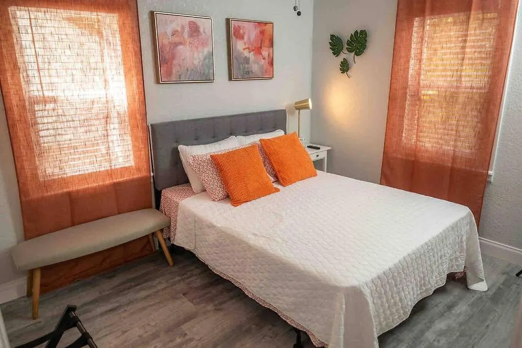 度假居 Four Bedroom Home Close To The Stadium 坦帕